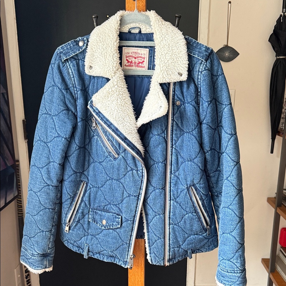 Levi's Blue Quilted Jacket with sherpa Collar